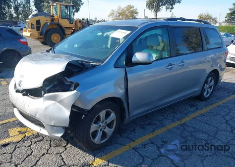 2017 Toyota Sienna Le 8 Passenger from USA, damaged, VIN 5TDKZ3DC3HS821719